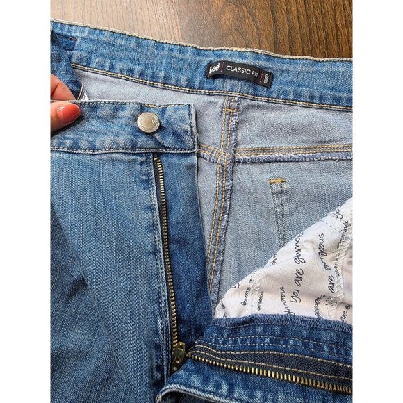 Lee Classic Fit At The Waist Straight Jean Women's Size 18 Medium Blue High Rise - Picture 6 of 11